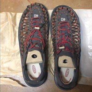 Brand new Men’s uneek keen sandals